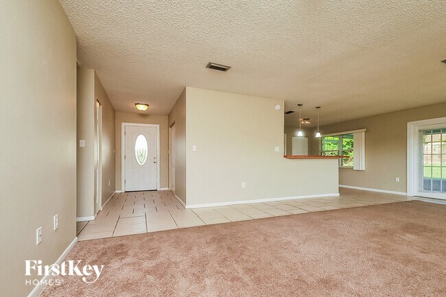 Building Photo - 839 Sherwood Dr