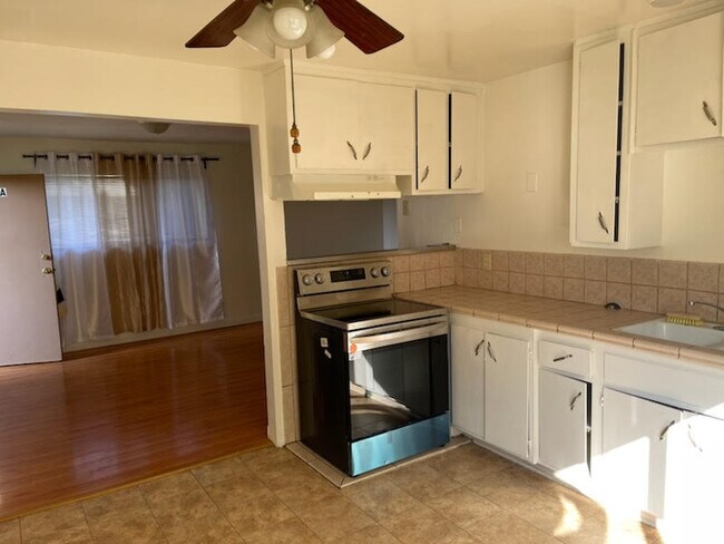 Foto del edificio - 7916 Comstock Ave