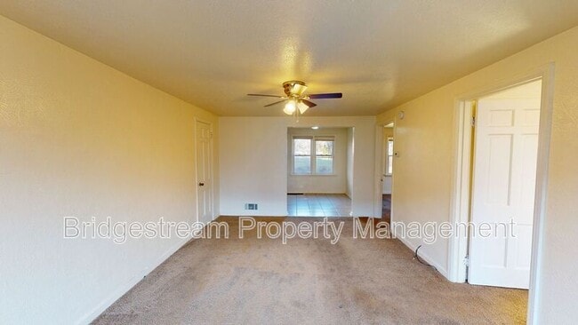 Foto del edificio - 1317 Salem Ave