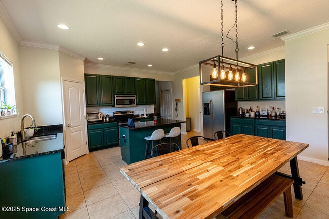 Building Photo - 3995 Aria Dr