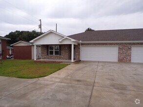Building Photo - 323 Lowe Dr