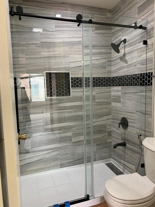 Building Photo - 8460 New Salem St