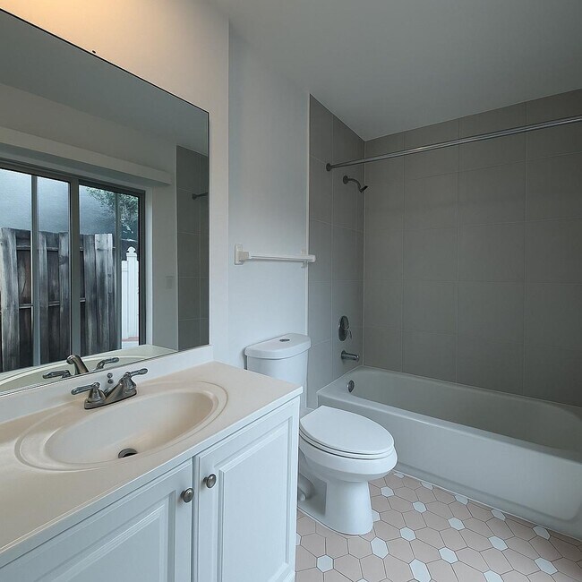 Foto del edificio - 646 SW 20th Ct