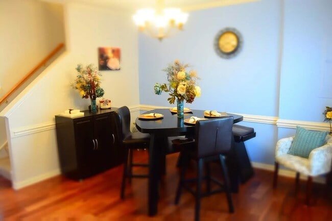 Building Photo - 254 Hadley Commons Dr