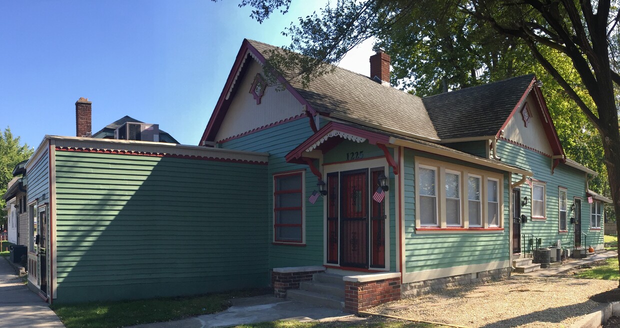Primary Photo - 1225 Prospect St
