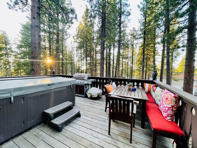 Building Photo - Beautiful Tri-Level Tahoe Tyrol 4 Bedroom ...