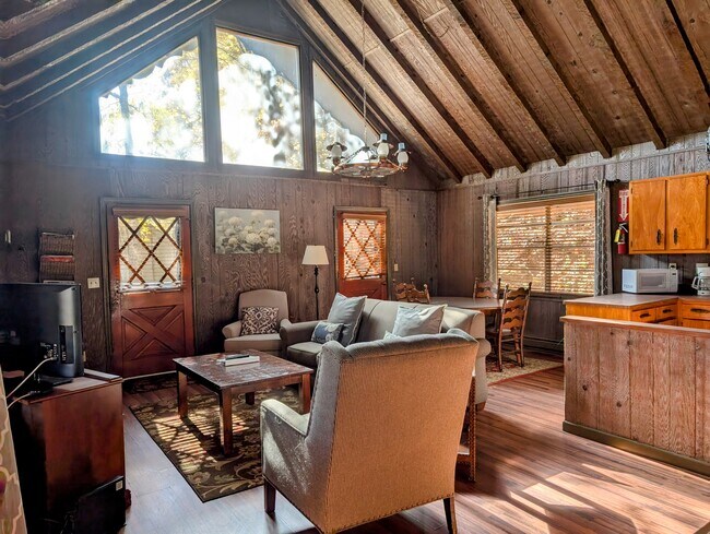 Foto del edificio - 155 Chalet Village Dr