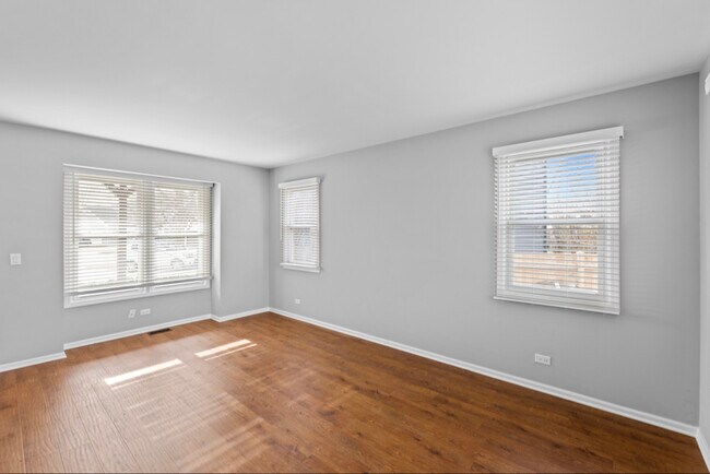 Building Photo - 448 Thorndale Ct