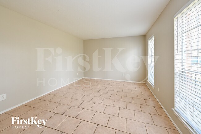 Foto del edificio - 1219 Briarmead Dr