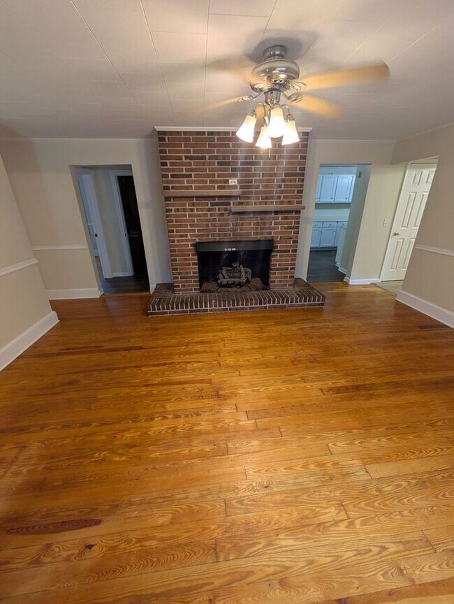 Building Photo - 3BD/2BA Single Family Home in Hickory, NC