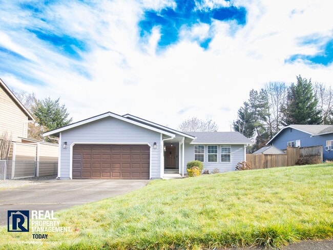 Foto del edificio - Charming 3-Bedroom Home with Fenced Yard & 2-Car Garage Near Downtown Puyallup!!