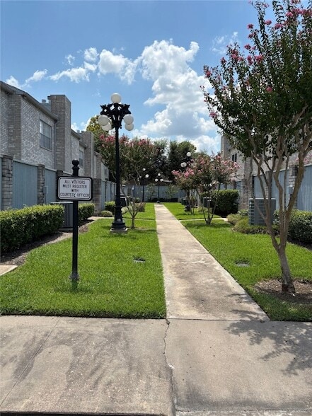 Photo - 622 Wilcrest Dr Apartment