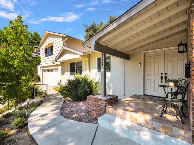 Building Photo - 3825 Los Amigos St