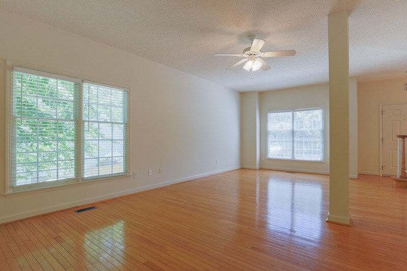 Primary Photo - 15 Woodcliff Cir