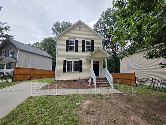 Building Photo - 704 Brye St