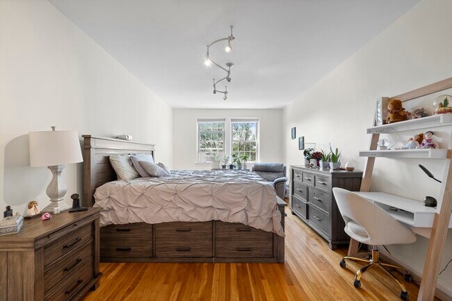 Foto del edificio - 1496 Beacon St