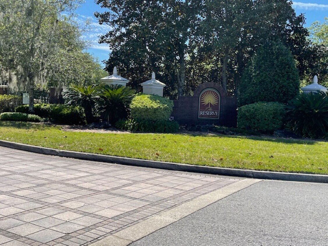 7800 Point Meadows Dr, Jacksonville, FL 32256 Condo for Rent in