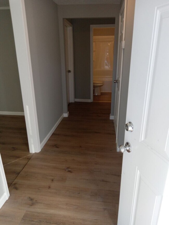 Foto del edificio - NEWNAN- 2 Bedroom 1 Bath 26 Domineck St