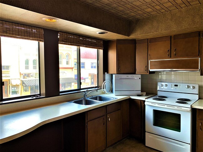 Building Photo - Location, Location, Location!!! Downtown M...