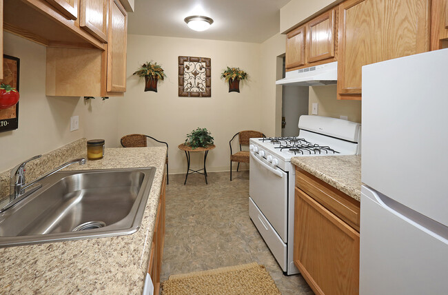 Modelo de dos habitaciones - Cocina - Willoughby Hills Towers