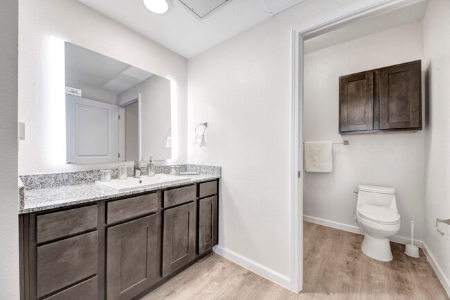 Building Photo - Lakeview Pointe - 55+ Community