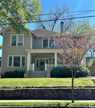 Building Photo - 417 4th St NE