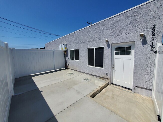 Foto del edificio - 2323 Lemon Ave