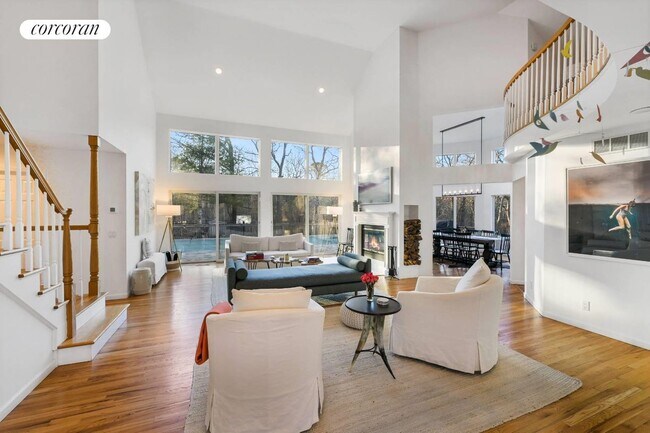 Foto del edificio - 23 Laurel Hill Ln
