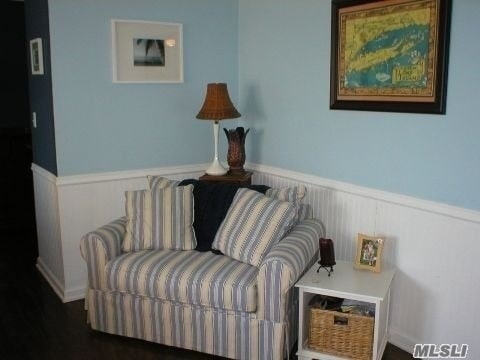 Building Photo - 370 W Broadway