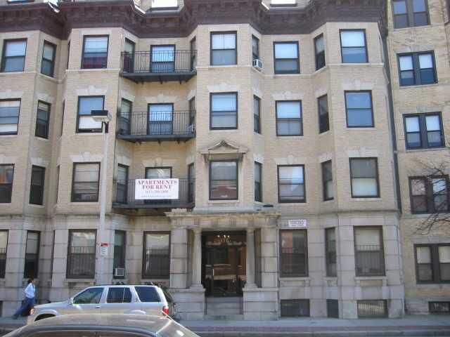 Foto del edificio - 132 Hemenway St