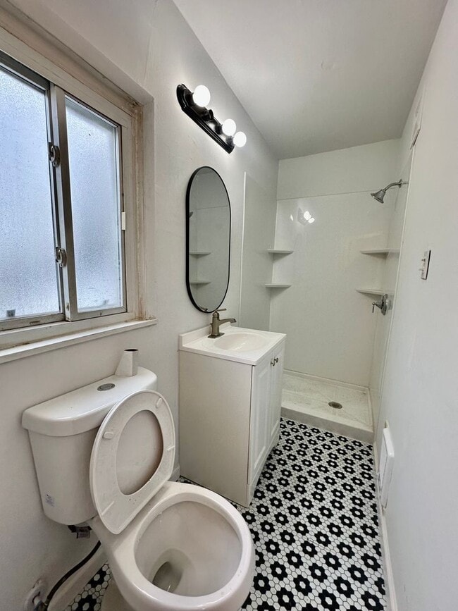 Photo - 3016 Mary St House