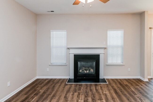 Building Photo - 3520 Draycott Ave