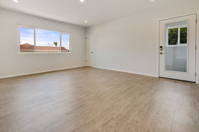 Building Photo - 2311 Rockefeller Ln
