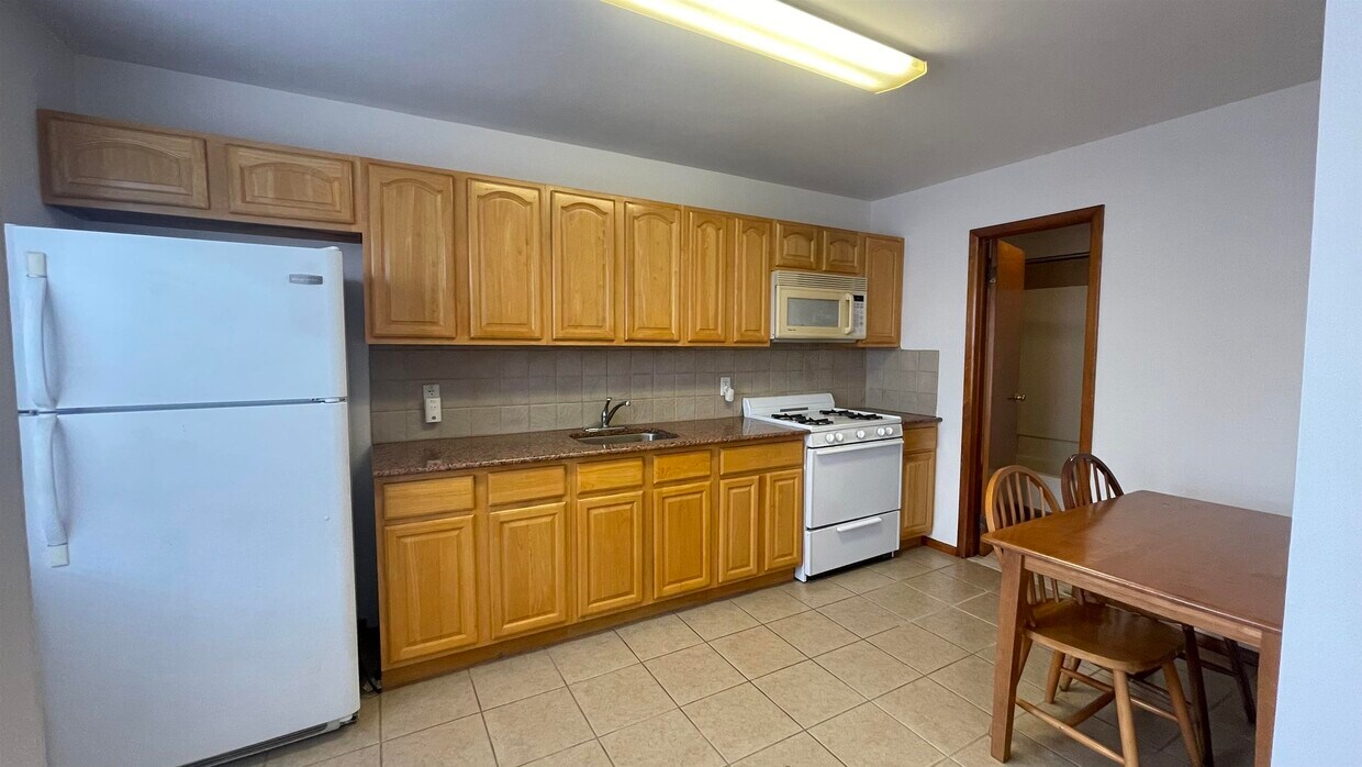 79 E 23rd St Unit 1F, Bayonne, NJ 07002 Condo for Rent in Bayonne, NJ