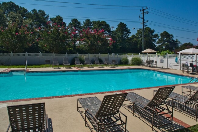 Building Photo - Chapel Lake Apartments