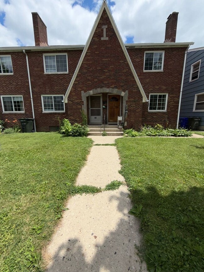 Building Photo - 108 N Huron Ave