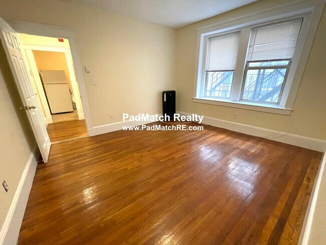 Building Photo - 55 Park Dr