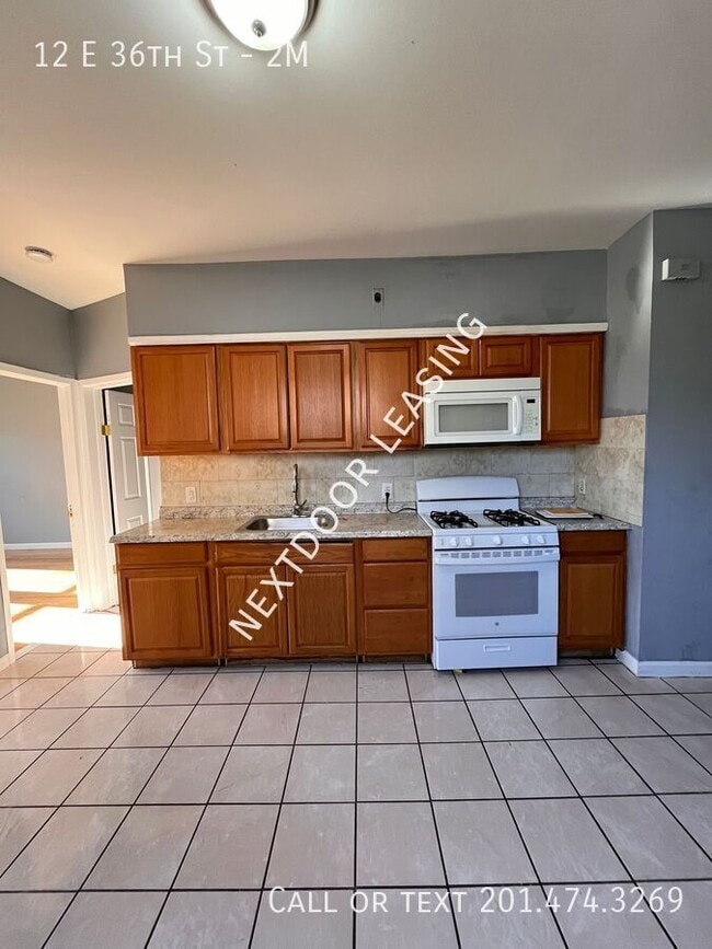 Building Photo - 12 E 36th St