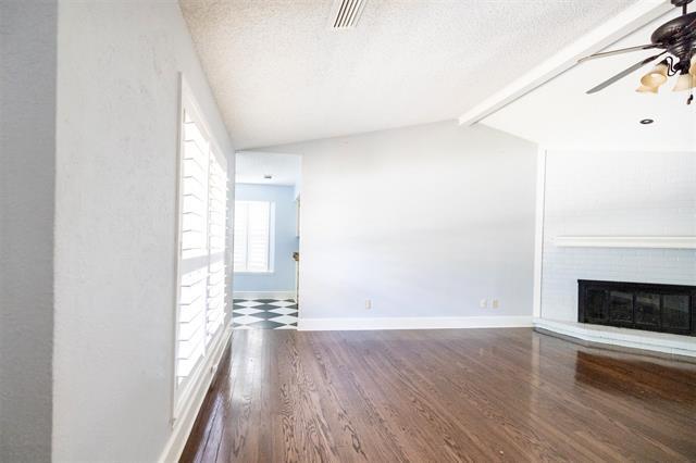 Foto del edificio - 128 Greenwood Ct