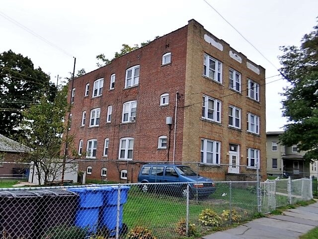 Primary Photo - 105 West St