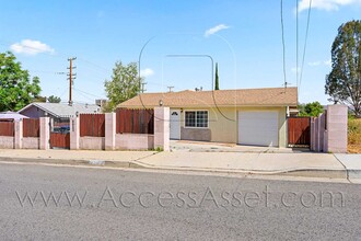 Building Photo - 1309 W Pottery St