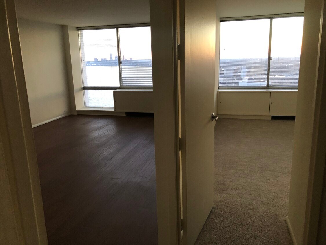 Foto del edificio - 12700 Lake Ave