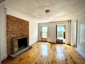 Building Photo - 391 Sackett St