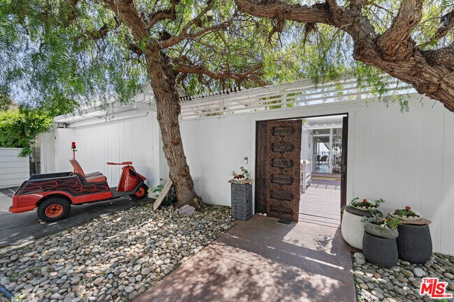 Foto del edificio - 27060 Malibu Cove Colony Dr