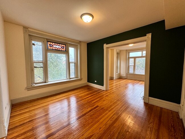 Building Photo - 1437 W Ohio St