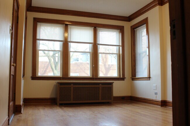 Building Photo - 4852 S Springfield Ave