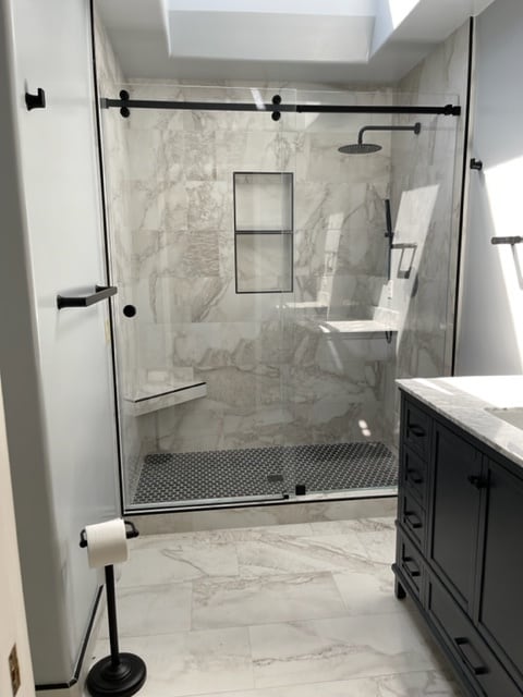 Baño remodelado - 10736 Porter Ln