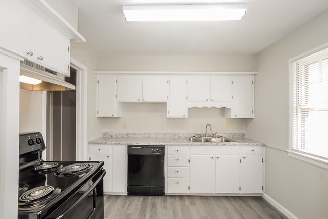 Foto del edificio - 10505 E 79th St