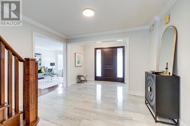 Building Photo - 503 Blenheim Cres