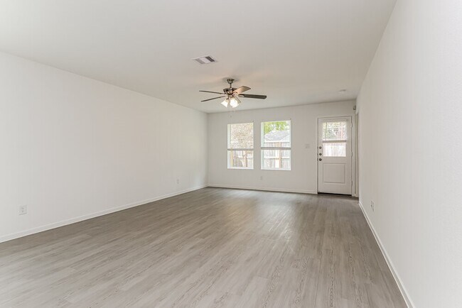 Foto del edificio - 1717 Lofty Cedar Ct